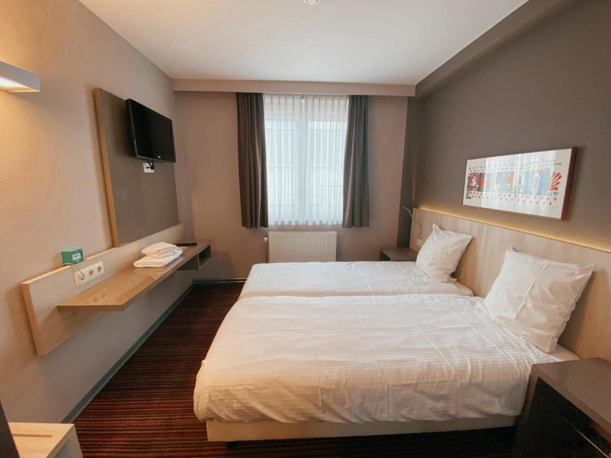 Hotel Les100Ciels Saint-Hubert Εξωτερικό φωτογραφία